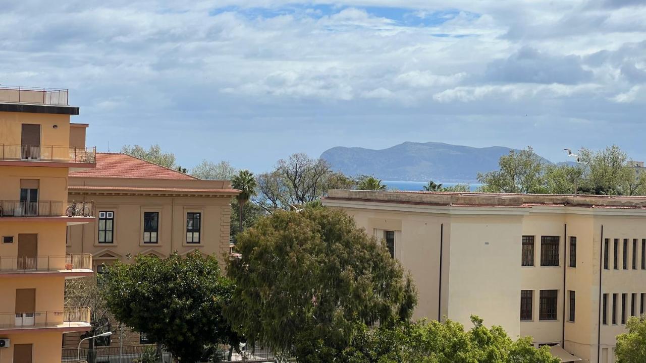 Large Flat Near Botanical Garden & Station * Palermo